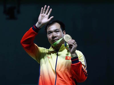 Thế giới nói gì về chiếc Huy chương vàng Olympic lịch sử của Việt Nam?