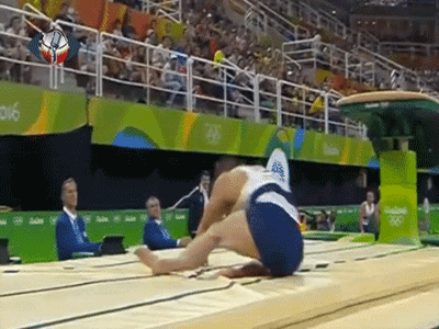 VĐV Pháp gãy gập chân vẫn vẫy tay chào khán giả ở Olympic Rio 2016