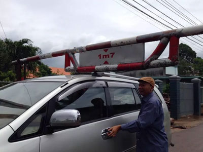 Đi làm 2 km, mỗi ngày mất 70.000 đồng cho... trạm thu phí