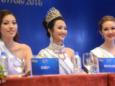 Hoa hậu Bản sắc Việt nói về nghi vấn biết trước câu hỏi
