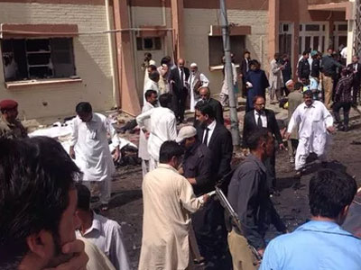 Nổ lớn ở bệnh viện Pakistan, hơn 100 người thương vong