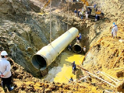 Chẳng lẽ Vinaconex không đủ năng lực làm đường ống nước?