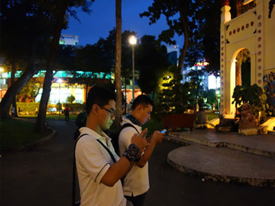 Dễ bị hỏng mắt, mắc bệnh tâm thần… vì nghiện chơi Pokemon Go