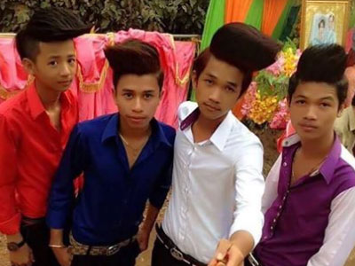 Mái tóc độc đáo của 4 chàng trai Việt lên mạng nước ngoài