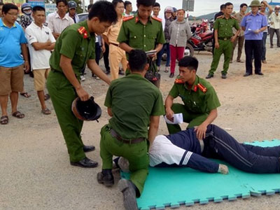Dựng hiện trường tài xế xe tải cố tình tông chết nam sinh