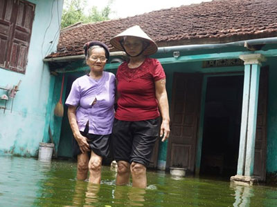 Hàng chục căn nhà ở xứ Thanh ngập sâu trong nước mưa