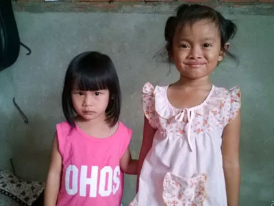 Tình tiết bất ngờ trong vụ trao nhầm con ở Bình Phước: Một gia đình nhận nuôi cả 2 bé
