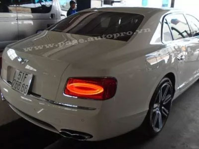 Sài Gòn: Choáng với xe siêu sang Bentley 10 tỷ Đồng mang biển "tứ quý" 6
