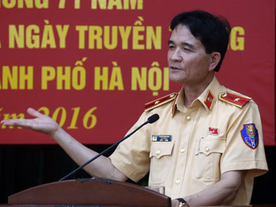 Cục trưởng CSGT: "Phạt nặng đèn vàng là đúng vì nói chả ai nghe"