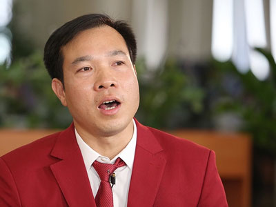 Hoàng Xuân Vinh hát "Biển, nỗi nhớ và em"