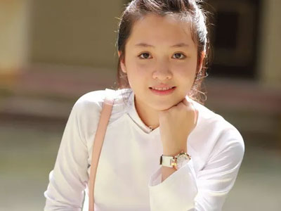Hot girl trường Phan Đình Phùng mừng rỡ trở thành tân sinh viên Ngoại Thương