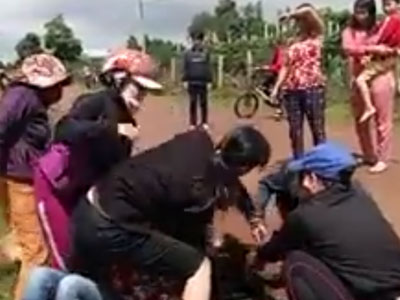 Phụ nữ đánh ghen ở Gia Lai là vợ phó công an xã