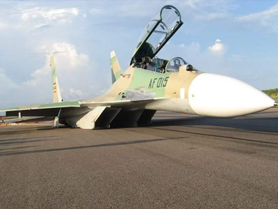Su-30 của Uganda gãy càng khi hạ cánh