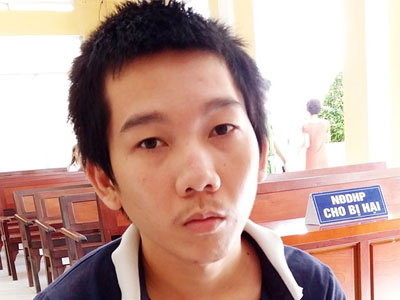 Thanh niên bị bắt sau khi đưa người tình nhí về ra mắt mẹ
