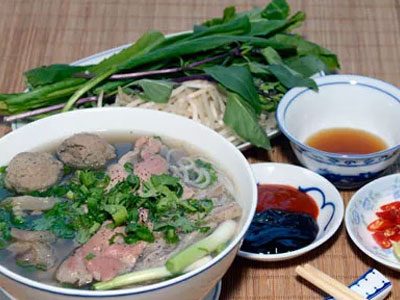 Cảnh báo những “chất độc” và tác nhân gây bệnh từ bát phở bò