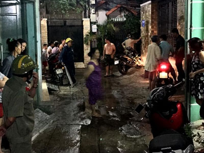 Cụ bà bị liệt nghi tự vẫn bằng xăng ở Sài Gòn