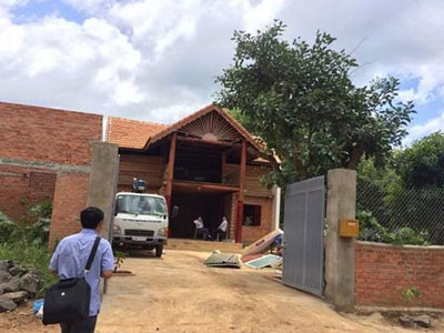 Dỡ nhà trái phép của "nguyên Đại tá công an"