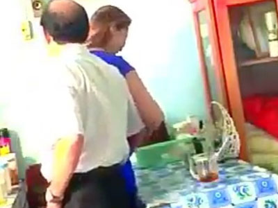 Xuất hiện thêm clip phó giám đốc sở ôm nữ tạp vụ