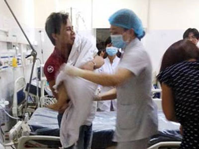Đau xót bé trai 3 tuổi tử vong vì hóc hạt nhãn