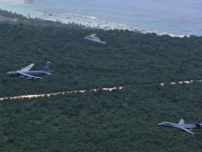 Oanh tạc cơ B-1, B-2, B-52 cùng phô trương sức mạnh trên Biển Đông