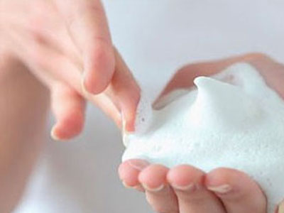 Thụt rửa âm đạo làm tăng nguy cơ ung thư buồng trứng