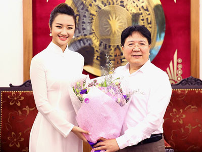 Thứ trưởng Bộ Văn hóa dặn HH Thu Ngân không hút thuốc