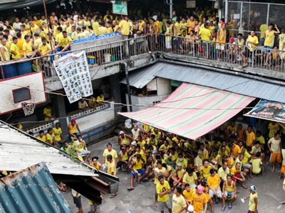 Thảm cảnh trong nhà tù quá tải ở Philippines