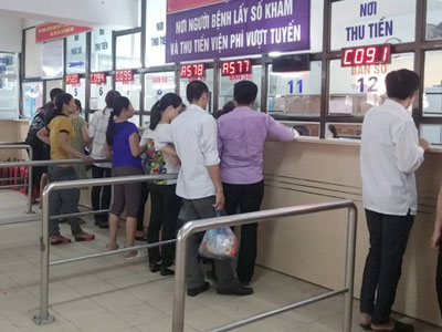 Lạ: Bệnh viện vừa lên hạng lại ồ ạt xin xuống