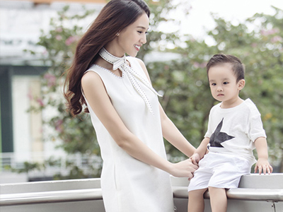 "Mẹ đơn thân" Thanh Trúc khoe con trai gần 2 tuổi đáng yêu như hot boy