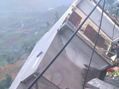 Sập nhà 3 tầng ở Sa Pa do sạt lở núi
