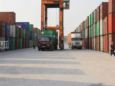 10 container rượu Vodka vô chủ ở Hải Phòng