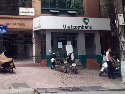 Khách hàng Vietcombank “ngồi trên lửa” chờ tin 200 triệu đồng bị đánh cắp