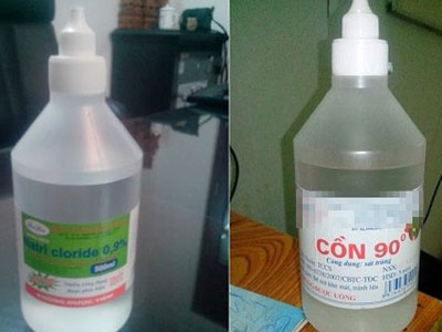 Mẹ rửa mũi cho con nhầm nước muối sinh lý với cồn 90 độ