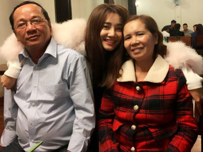 Nhã Phương bức xúc trước thông tin "giả nghèo, giả khổ"