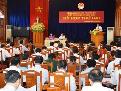 Yên Bái họp lại HĐND, dành một phút tưởng niệm các nạn nhân vụ nổ súng