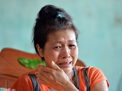 Mẹ sửng sốt hay tin con trai chặt lìa chân tay người phụ nữ