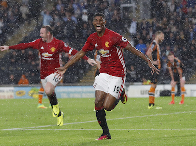 Rashford ghi bàn phút bù giờ, Man Utd thắng đội mới lên hạng