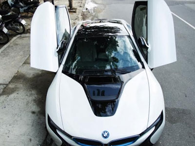 "Lộ" danh tính người chồng mua siêu xe 7 tỷ BMW i8 tặng sinh nhật vợ