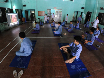 Chữa bệnh tâm thần bằng cách tập gym, yoga