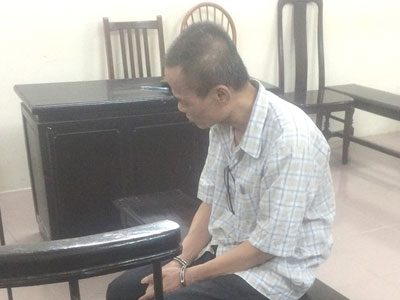 Mua 2 lít xăng toan tính đốt nhà vợ cũ rồi tự sát