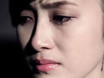 “Xin lỗi em, nhưng anh không thể cưỡng lại được thần thái của cô ấy!”