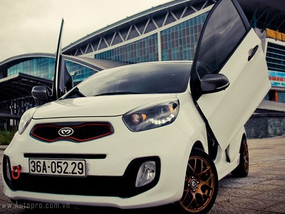 Cận cảnh Kia Morning độ cửa cắt kéo như Lamborghini tại Thanh Hoá