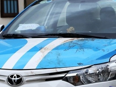 Công an tạm giữ tài xế taxi đâm du khách cướp tài sản