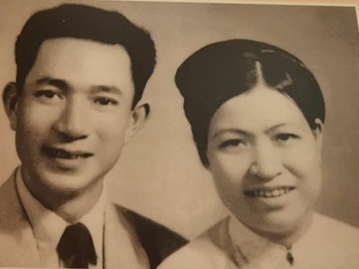 Gia đình hiến 5.000 lượng vàng cho Chính phủ năm 1945