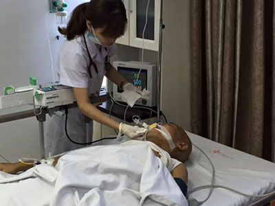 Nghệ sĩ Hán Văn Tình hôn mê sâu, đang cấp cứu tại bệnh viện