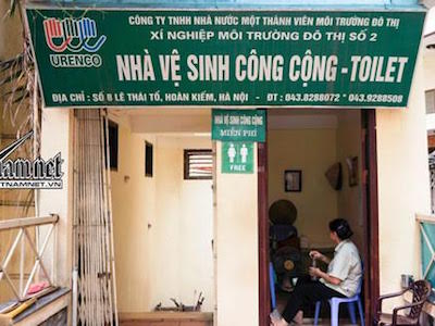 Đi bộ quanh hồ Gươm: Hạn chế đi vệ sinh vì thiếu nước