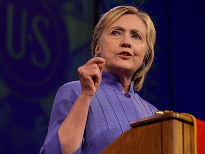 Đuổi việc nhà báo cả gan viết về sức khoẻ Hillary Clinton