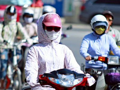 Cả nước nắng chói chang ngày khai giảng