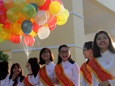 Học sinh cả nước bước vào năm học mới
