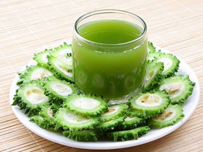 Làm nước uống giảm cân từ mướp đắng